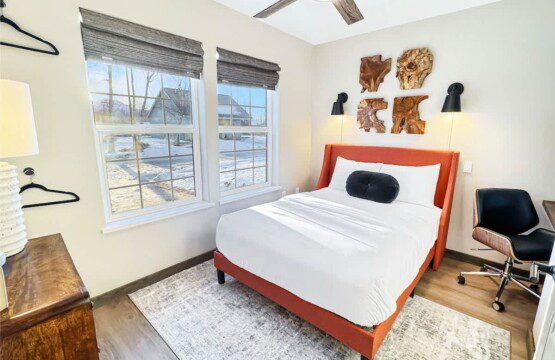 0e2eae7c c42c 4b Ep5JD