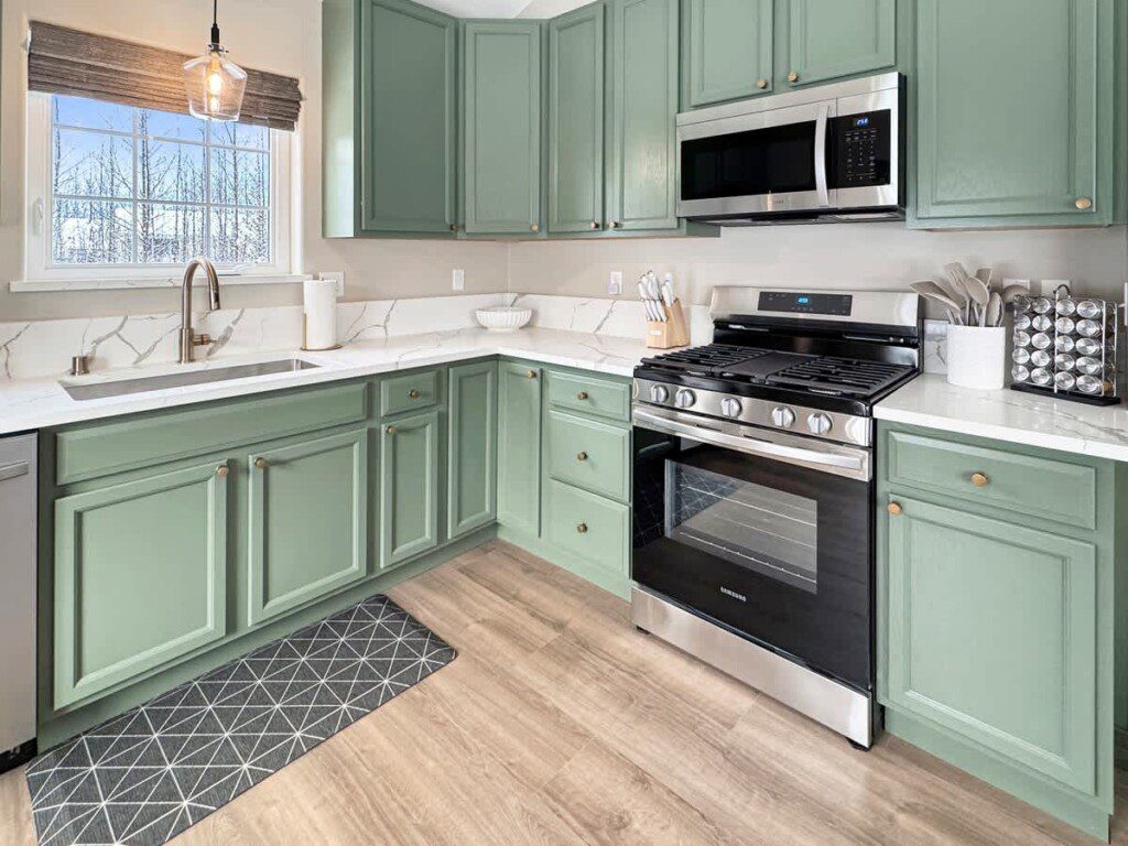 358ee129 dc8c 4f GmrWs