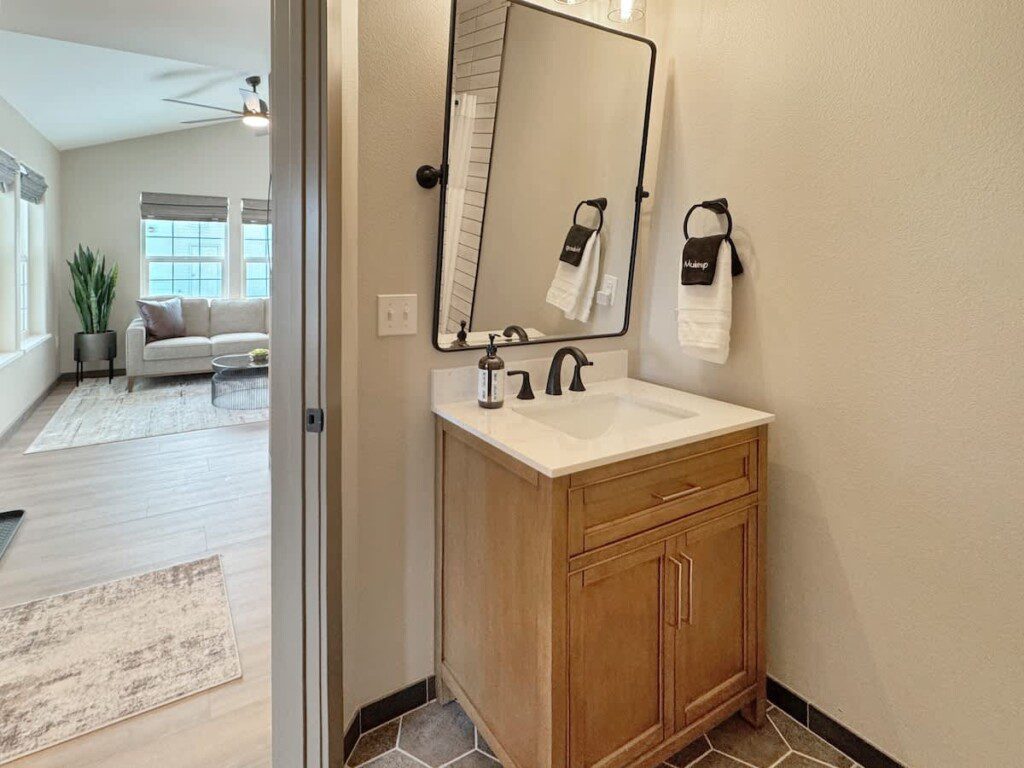 6908bd81 f03b 40 22q53