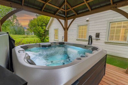 Quarter 54 Suite 1 Hot Tub