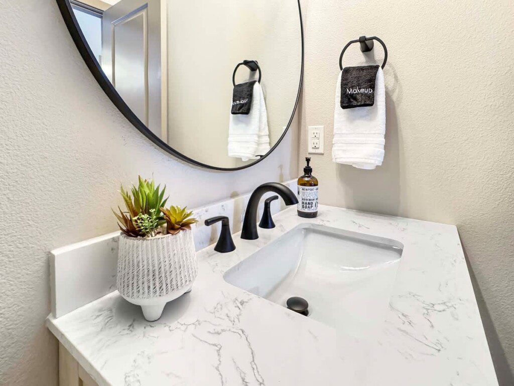 da66c4f6 ee7c 4a ZNLFn